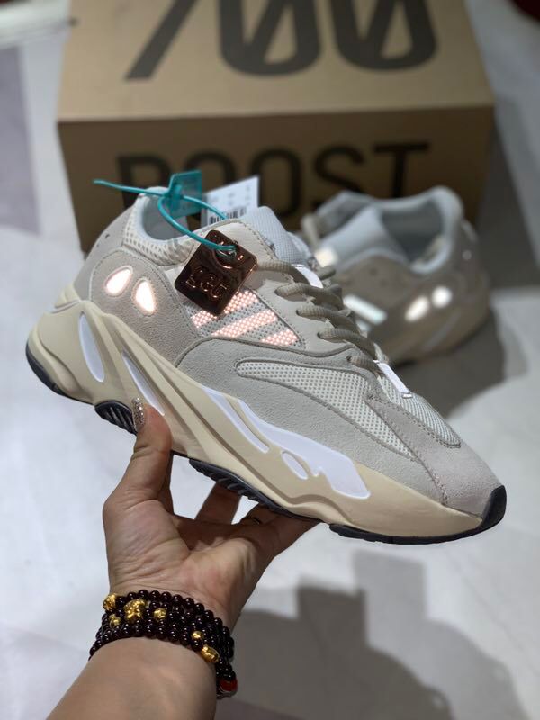Adidas鞋 阿迪達斯真標巴斯夫真爆 侃爺椰子700 Adidas椰子鞋 男女同款  hdx13266